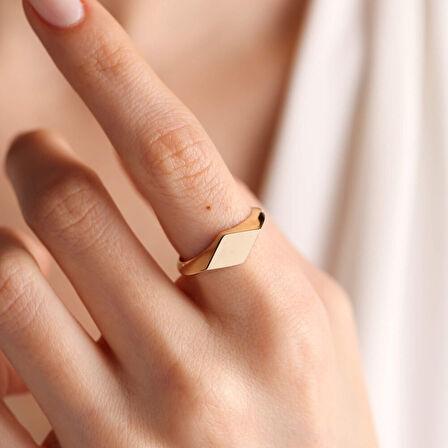 14K Altın Şövalye Yüzük (Kişiselleştir)