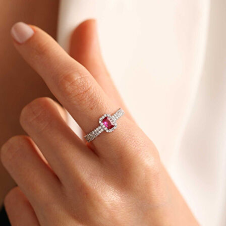 Beyaz Altın Baget Yüzük Ruby