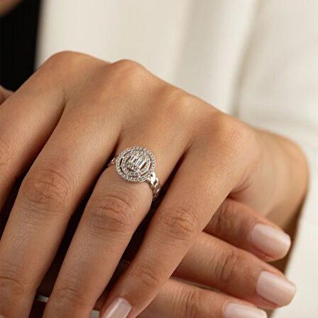 Gurmet Montür Beyaz Altın Baget Yüzük Oval Form