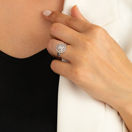 Gurmet Montür Beyaz Altın Baget Yüzük Oval Form