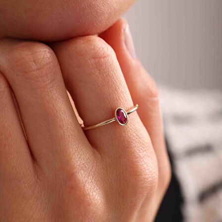 Ruby Oval Yüzük