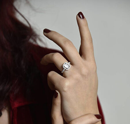 Baget Beyaz Altın Tektaş Yüzük 1,50 Karat