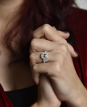 Baget Beyaz Altın Tektaş Yüzük 1,50 Karat