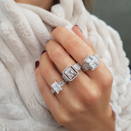 1.02 ct. Pırlanta Baget Yüzük