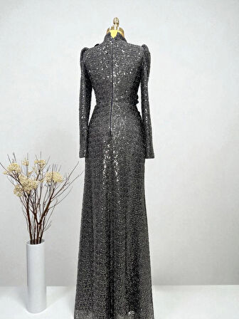 AKSESUAR DETAYLI TAŞLI ABİYE