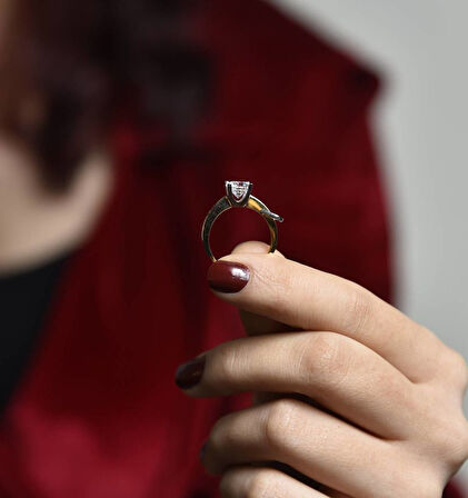 Altın Tektaş Yüzük Özel Tasarım Swarovski