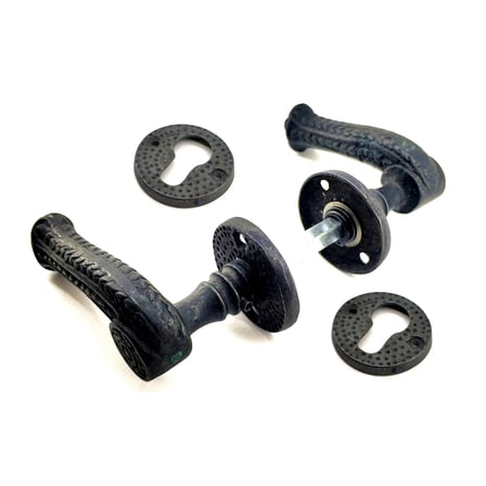 Antika Tarz Dekoratif Pirinç Rozetli Oda Kapı Kolu  49 mm, Oksit