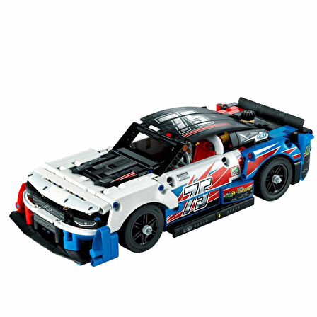 42153 Lego Technic - NASCAR Yeni Nesil Chevrolet Camaro 672 parça +9 yaş