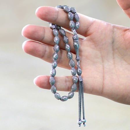 3 Kamçılı Püsküllü Telkari Tasarım Ayyıldız Detaylı Arpa Kesim Eskitme Renk 925 Ayar Gümüş Tesbih