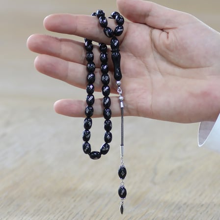 Rus Oltu Taşı Tesbih - 925 Ayar Gümüş Püsküllü - Gümüş İşlemeli - Arpa Kesim - Siyah Renk