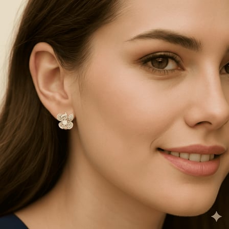 Kadın Xuping Çelik Küpe - Yonca Yaprağı Tasarım - Beyaz Zirkon Taşlı - Altın Renk