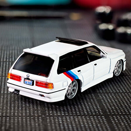 Hot Wheels Collectors Hot Wheels Elite 64 1990 BMW 318i Touring