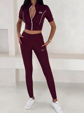 Kadın Fermuarlı Kısa Kollu Crop Top ve Yüksek Bel Tayt Spor Takımı