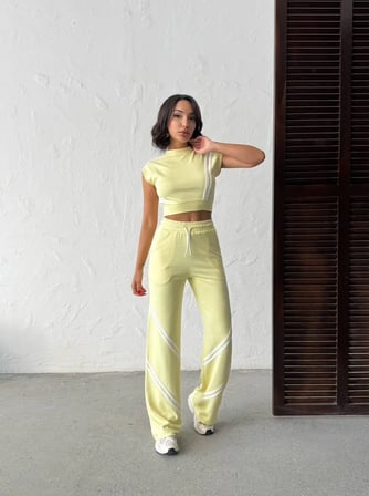 Kadın Şerit Detaylı Crop Top ve Yüksek Bel Bol Paça Pantolon İkili Takım