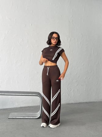 Kadın Şerit Detaylı Crop Top ve Yüksek Bel Bol Paça Pantolon İkili Takım