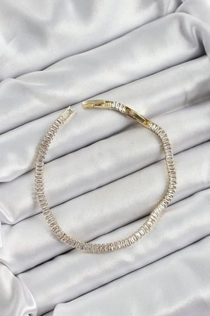 Pirinç Zirkon Taşlı İnce Su Yolu Model Gold Renk Kadın Bileklik