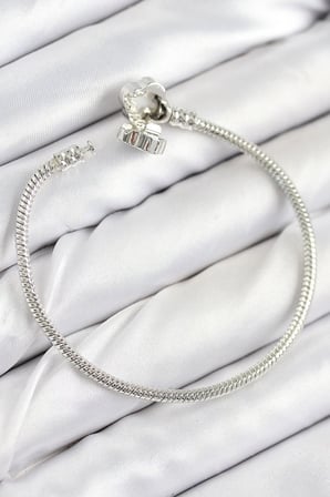 Pirinç Charm Zirkon Taşlı Yonca Model Gümüş Renk Kadın Bileklik