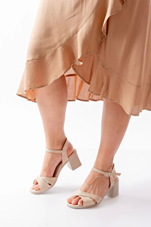 K-11 Bej Günlük Çapraz Topuklu Kadın Sandalet