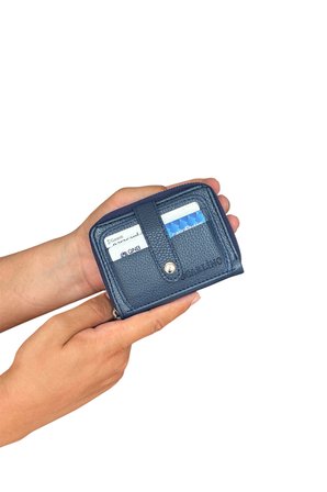 Premium Serisi Özel Kutulu Lüks Deri Yatay Fermuarlı Spor Cüzdan Kemer Kartlık Ve Bileklik Erkek Set