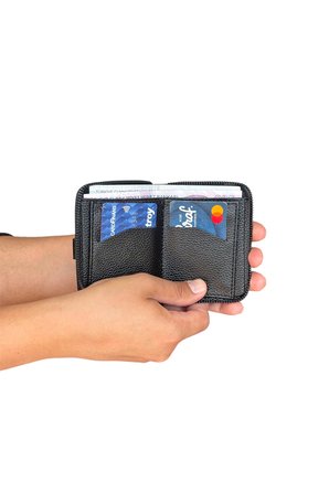 Premium Serisi Özel Kutulu Lüks Deri Yatay Fermuarlı Spor Cüzdan Kemer Kartlık Ve Çakmak Erkek Seti