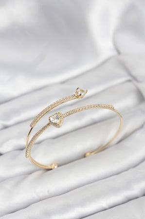 Kadın Bileklik Kalp Model Pirinç Gold Renk