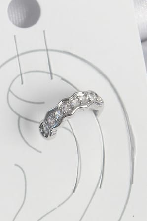 Kadın Küpe Pirinç Gümüş Renk Zirkon Taşlı Kıkırdak Model