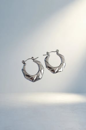 Şık Geometrik Kıvrımlı Çelik Takı Aksesuarı