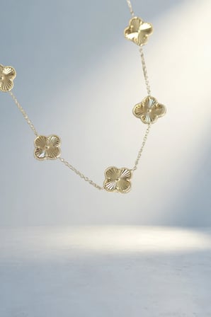 Şık Gold Renk Yonca Kadın Cm Uzunluk
