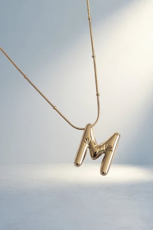 Gold Renk Bubble Harf Kolye M