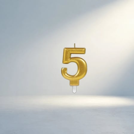 Şık Gold Renkli 5 Rakam Mum Dekoratif Hediye Seçeneği