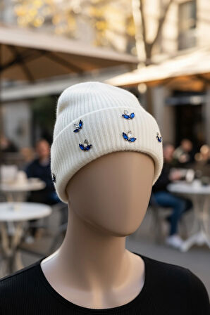 Taş Detaylı Beyaz Bere – Mavi Parlak Kristal Taşlı