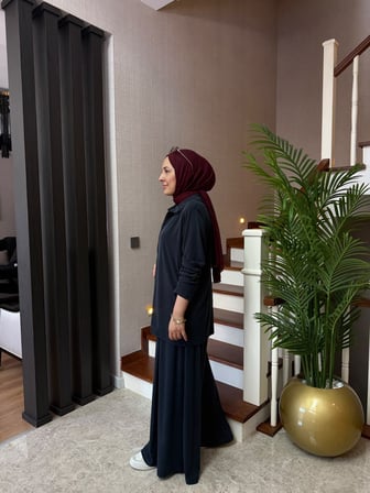 Tensel Doğal Pike Kumaş Mürdüm 3'lü Takım – Büyük Beden Uyumlu Etek Pantolon Tesettür Takımı