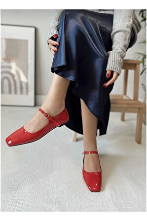 TEK TOKALI GÜNLÜK KIRMIZI RUGAN KADIN AYAKKABI