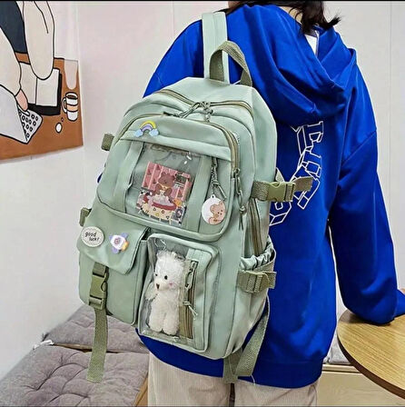 Büyük Boy Okul Çantası Rozetli Peluşlu Çok Cepli
