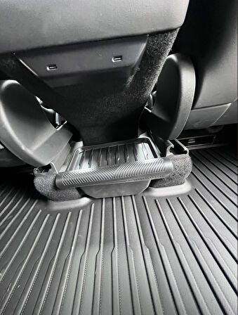 TESLA MODEL Y JUNİPER İÇİN UYUMLU ARKA EKRAN ALTI SAKLAMA KUTUSU 