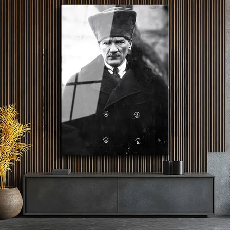 Tamperli Gerçek Cam Tablo Atatürk Kalpaklı Kürklü Palto Kışlık Atatürk Tablosu Duvar Dekoru
