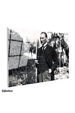 Tamperli Gerçek Cam Tablo Atatürk Bahçede Bastonlu Duruş Atatürk Tablosu Duvar Dekoru