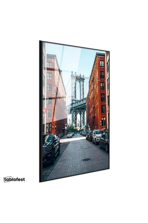 Siyah Renk Metal Çerçeveli Tamperli Cam Tablo New York Köprüsü ve Tuğla Binalar Şehir Mimari Tablo Duvar Dekoru