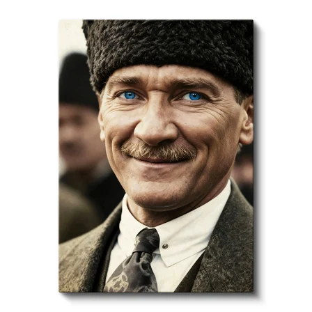 Dikey Kanvas Tablo Atatürk Kalpaklı Gülümseyen Yüz Atatürk Tablosu Ev Ofis Duvar Dekoru