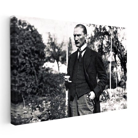 Yatay Kanvas Tablo Atatürk Bahçede Bastonlu Duruş Atatürk Tablosu Ev Ofis Duvar Dekoru