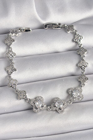 Pirinç Gümüş Renk Zirkon Taşlı Yonca Model Kadın Bileklik - TJ-BB6813