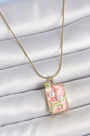 Tegan 316L Çelik Gold Renk Zincir Pembe Mineli İncli Çiçek İşlemeli Portre Model Kadın Kolye TG27BKO10193