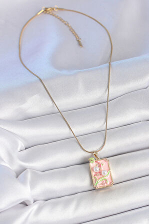 Tegan 316L Çelik Gold Renk Zincir Pembe Mineli İncli Çiçek İşlemeli Portre Model Kadın Kolye TG27BKO10193