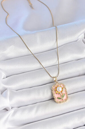 Tegan 316L Çelik Gold Renk Zincir Pembe Mineli İncli Papatya Model Portre Model Kadın Kolye TG27BKO10197