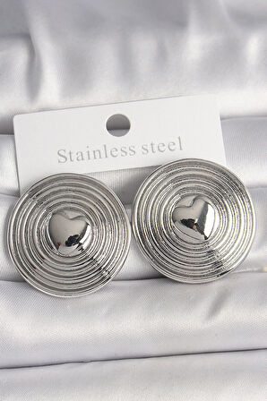 Tegan Pirinç Gümüş Renk Kalp İşlemeli Daire Plaka Model Kadın Küpe TG27BKP10154