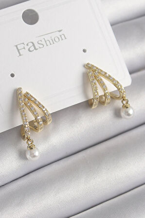 Tegan Pirinç Gold Renk Zirkon Taşlı Pençe Model İnci Detay Kadın Küpe TG27BKP9957