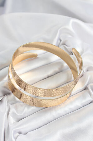 Pirinç Dövme Desenli Gold Renk Kadın Pazu Bileklik - TJ-BB7197