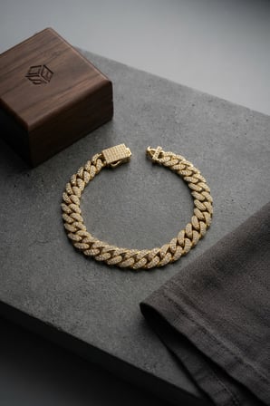 Cuban Zincir Model Zirkon Taşlı Gold Renk Erkek Bileklik TJ-EB3817
