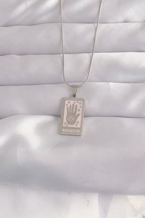 316L Çelik Gümüş Renk Pembe Mineli El Figür Tarot Kolye TJ-BKO9050