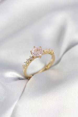 Gold Renk Pembe Tek Taş Model Zirkon Taşlı Kadın Yüzük - TJ-BYK3991